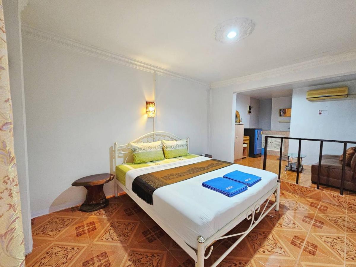 P.California Inter Hostel Nang Rong Exteriér fotografie