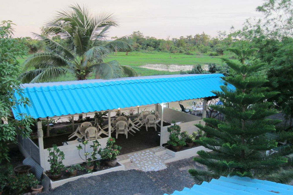 P.California Inter Hostel Nang Rong Exteriér fotografie